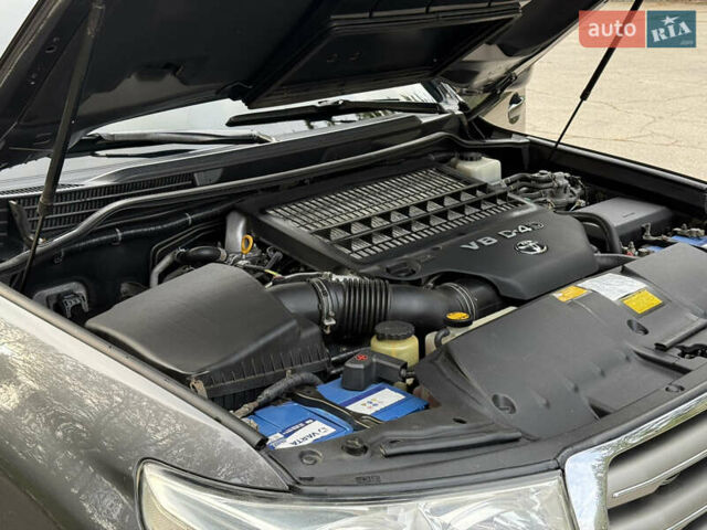 Сірий Тойота Ленд Крузер, об'ємом двигуна 0 л та пробігом 280 тис. км за 22900 $, фото 15 на Automoto.ua