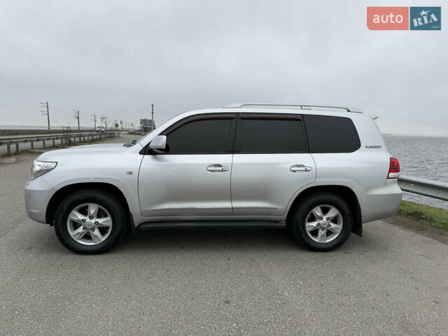 Серый Тойота Ленд Крузер, объемом двигателя 4.5 л и пробегом 280 тыс. км за 32500 $, фото 3 на Automoto.ua
