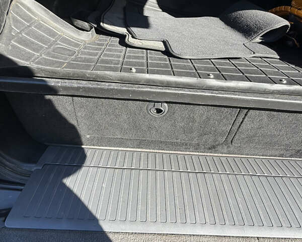 Серый Тойота Ленд Крузер, объемом двигателя 4.46 л и пробегом 267 тыс. км за 31500 $, фото 15 на Automoto.ua