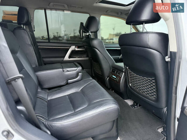 Серый Тойота Ленд Крузер, объемом двигателя 4.5 л и пробегом 280 тыс. км за 32500 $, фото 57 на Automoto.ua