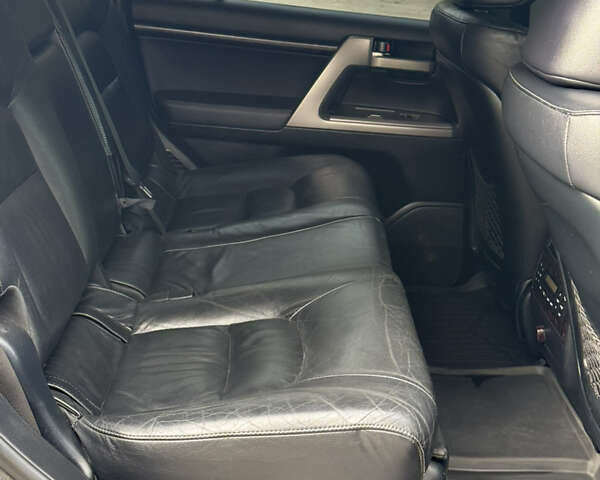 Сірий Тойота Ленд Крузер, об'ємом двигуна 0 л та пробігом 280 тис. км за 22900 $, фото 7 на Automoto.ua