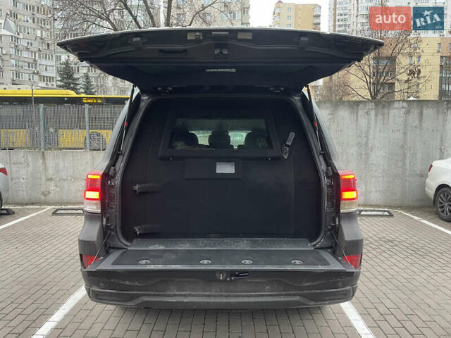 Серый Тойота Ленд Крузер, объемом двигателя 4.46 л и пробегом 105 тыс. км за 58000 $, фото 13 на Automoto.ua