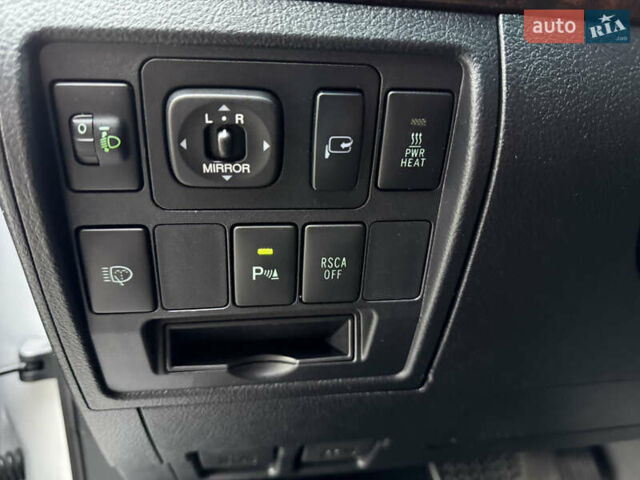 Серый Тойота Ленд Крузер, объемом двигателя 4.5 л и пробегом 280 тыс. км за 32500 $, фото 24 на Automoto.ua