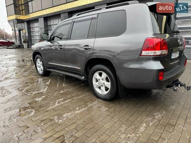 Сірий Тойота Ленд Крузер, об'ємом двигуна 4.5 л та пробігом 225 тис. км за 28000 $, фото 2 на Automoto.ua