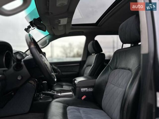 Серый Тойота Ленд Крузер, объемом двигателя 4.5 л и пробегом 139 тыс. км за 39000 $, фото 42 на Automoto.ua