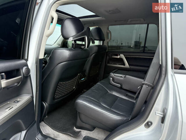 Серый Тойота Ленд Крузер, объемом двигателя 4.5 л и пробегом 280 тыс. км за 32500 $, фото 53 на Automoto.ua