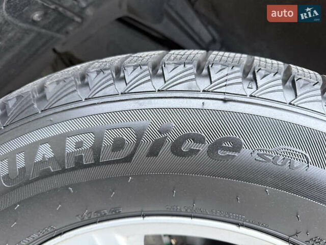 Серый Тойота Ленд Крузер, объемом двигателя 4.5 л и пробегом 280 тыс. км за 32500 $, фото 68 на Automoto.ua