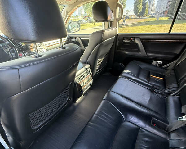 Серый Тойота Ленд Крузер, объемом двигателя 4.46 л и пробегом 267 тыс. км за 31500 $, фото 13 на Automoto.ua