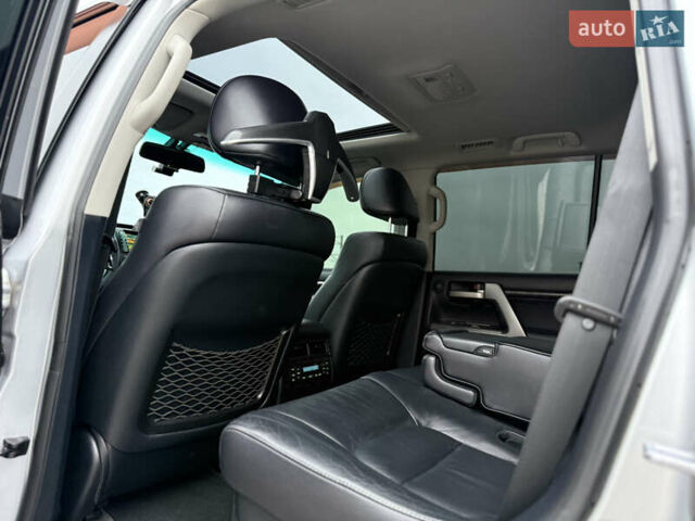 Серый Тойота Ленд Крузер, объемом двигателя 4.5 л и пробегом 280 тыс. км за 32500 $, фото 55 на Automoto.ua