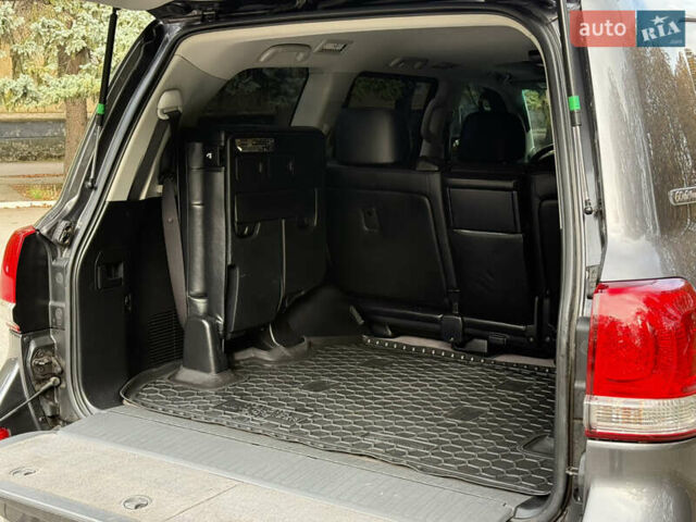 Сірий Тойота Ленд Крузер, об'ємом двигуна 0 л та пробігом 280 тис. км за 22900 $, фото 9 на Automoto.ua