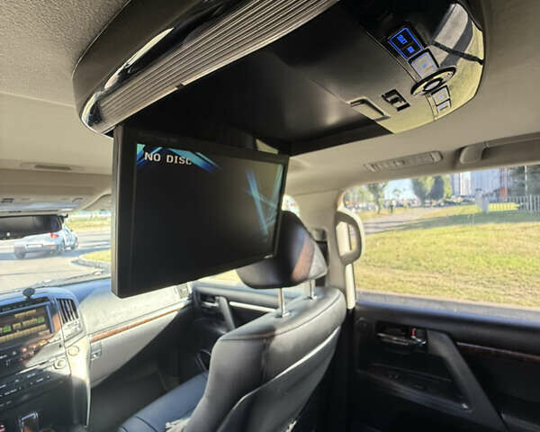 Серый Тойота Ленд Крузер, объемом двигателя 4.46 л и пробегом 267 тыс. км за 31500 $, фото 18 на Automoto.ua