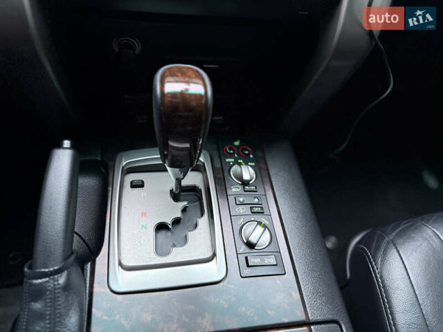 Серый Тойота Ленд Крузер, объемом двигателя 4.5 л и пробегом 280 тыс. км за 32500 $, фото 34 на Automoto.ua