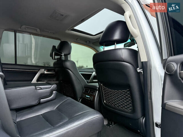 Серый Тойота Ленд Крузер, объемом двигателя 4.5 л и пробегом 280 тыс. км за 32500 $, фото 58 на Automoto.ua