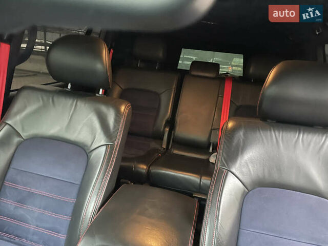 Серый Тойота Ленд Крузер, объемом двигателя 4.46 л и пробегом 105 тыс. км за 58000 $, фото 6 на Automoto.ua