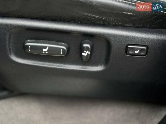 Серый Тойота Ленд Крузер, объемом двигателя 4.5 л и пробегом 139 тыс. км за 39000 $, фото 36 на Automoto.ua