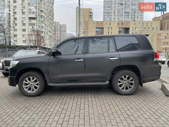 Серый Тойота Ленд Крузер, объемом двигателя 4.46 л и пробегом 105 тыс. км за 58000 $, фото 1 на Automoto.ua