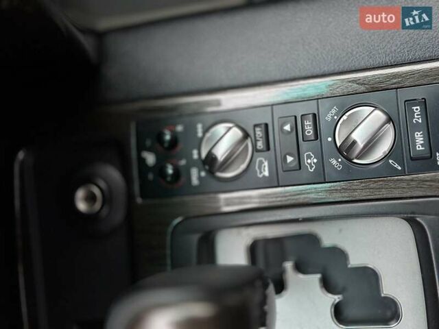 Серый Тойота Ленд Крузер, объемом двигателя 4.5 л и пробегом 139 тыс. км за 39000 $, фото 41 на Automoto.ua