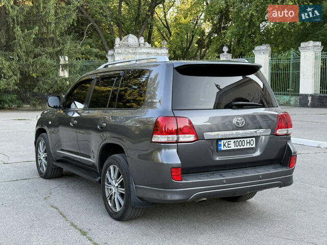 Сірий Тойота Ленд Крузер, об'ємом двигуна 4.5 л та пробігом 281 тис. км за 24400 $, фото 7 на Automoto.ua