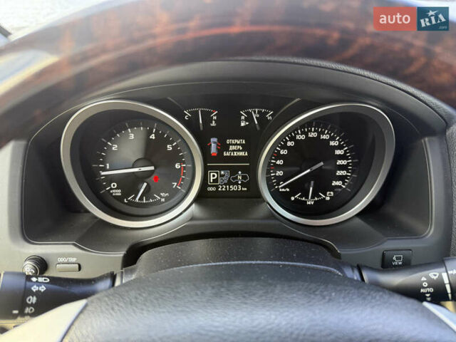 Серый Тойота Ленд Крузер, объемом двигателя 4.6 л и пробегом 222 тыс. км за 31000 $, фото 17 на Automoto.ua