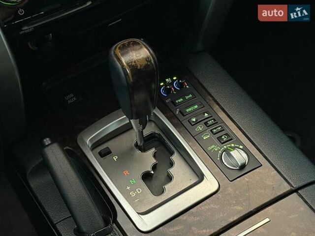 Сірий Тойота Ленд Крузер, об'ємом двигуна 4.5 л та пробігом 235 тис. км за 28990 $, фото 30 на Automoto.ua