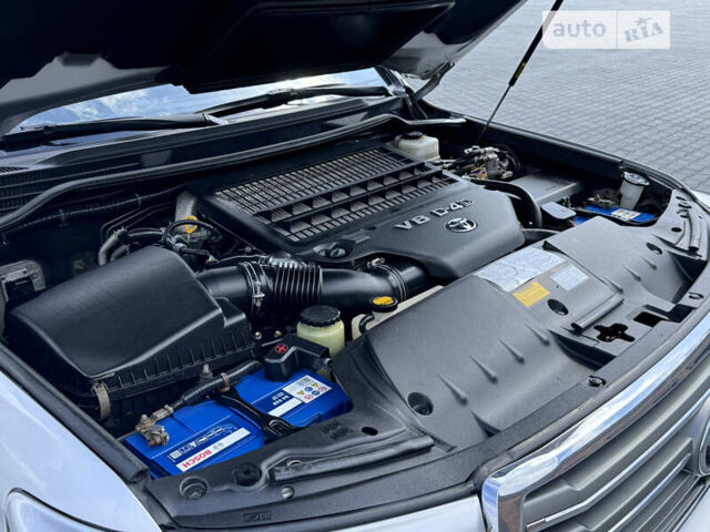 Серый Тойота Ленд Крузер, объемом двигателя 4.5 л и пробегом 219 тыс. км за 31500 $, фото 54 на Automoto.ua