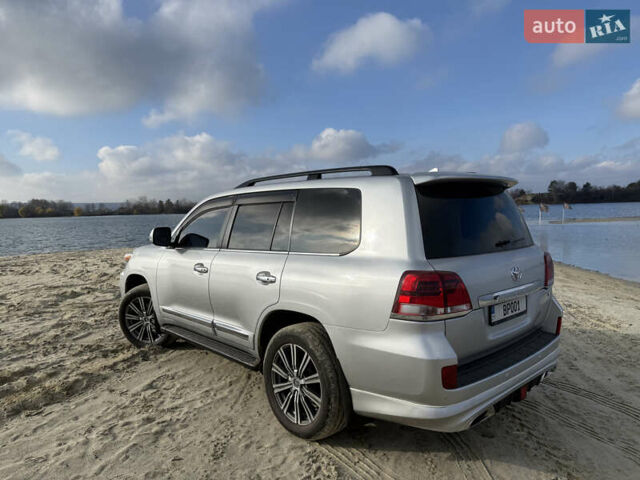 Серый Тойота Ленд Крузер, объемом двигателя 4.6 л и пробегом 222 тыс. км за 31000 $, фото 5 на Automoto.ua
