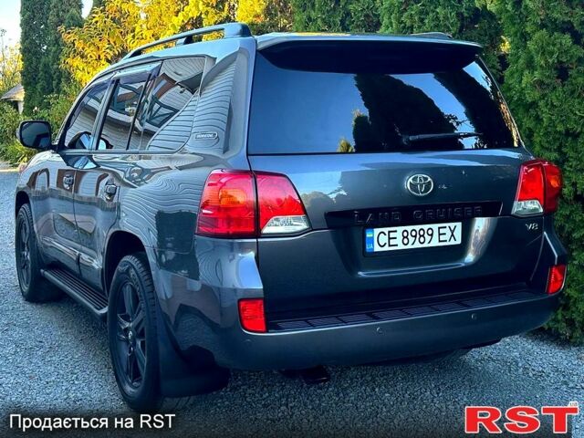 Серый Тойота Ленд Крузер, объемом двигателя 4.5 л и пробегом 209 тыс. км за 30000 $, фото 1 на Automoto.ua