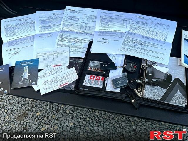 Серый Тойота Ленд Крузер, объемом двигателя 4.5 л и пробегом 232 тыс. км за 32900 $, фото 4 на Automoto.ua