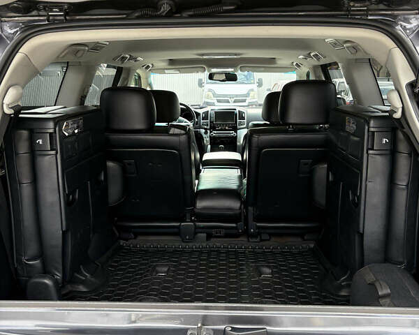 Серый Тойота Ленд Крузер, объемом двигателя 4.61 л и пробегом 227 тыс. км за 30500 $, фото 7 на Automoto.ua