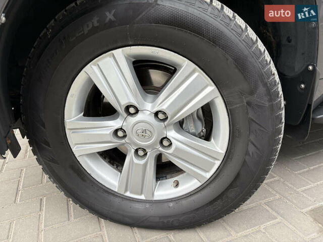 Серый Тойота Ленд Крузер, объемом двигателя 4.61 л и пробегом 227 тыс. км за 30500 $, фото 21 на Automoto.ua