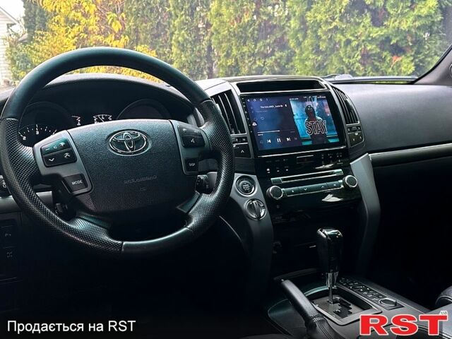 Серый Тойота Ленд Крузер, объемом двигателя 4.5 л и пробегом 209 тыс. км за 30000 $, фото 3 на Automoto.ua