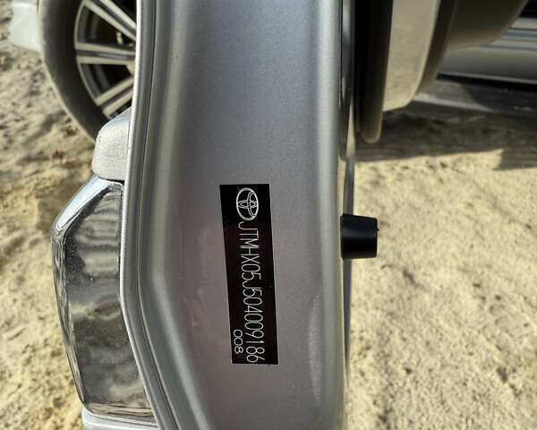 Серый Тойота Ленд Крузер, объемом двигателя 4.6 л и пробегом 222 тыс. км за 31000 $, фото 31 на Automoto.ua