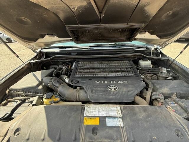 Сірий Тойота Ленд Крузер, об'ємом двигуна 4.5 л та пробігом 198 тис. км за 28000 $, фото 7 на Automoto.ua