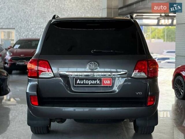 Сірий Тойота Ленд Крузер, об'ємом двигуна 4.5 л та пробігом 235 тис. км за 28990 $, фото 6 на Automoto.ua