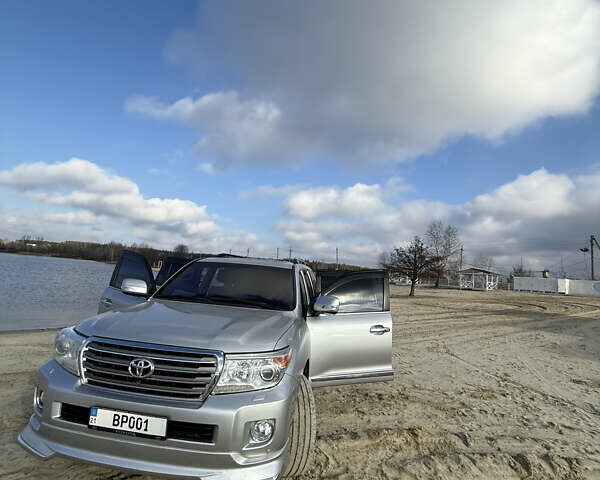 Серый Тойота Ленд Крузер, объемом двигателя 4.6 л и пробегом 222 тыс. км за 31000 $, фото 8 на Automoto.ua