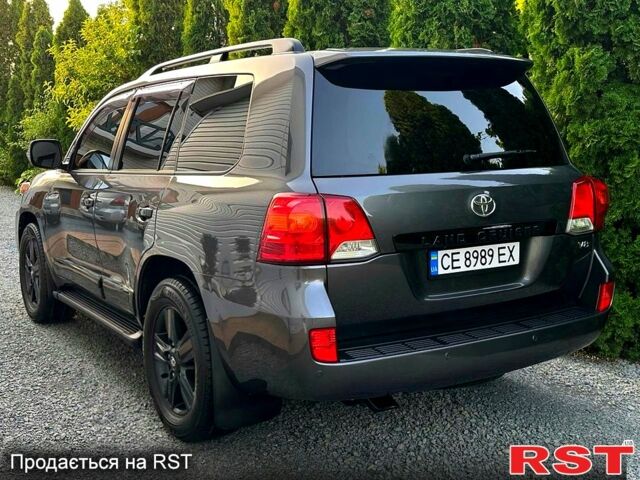 Серый Тойота Ленд Крузер, объемом двигателя 4.5 л и пробегом 232 тыс. км за 32900 $, фото 1 на Automoto.ua