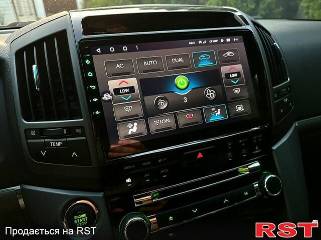 Серый Тойота Ленд Крузер, объемом двигателя 4.5 л и пробегом 232 тыс. км за 32900 $, фото 5 на Automoto.ua