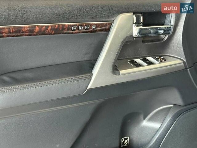 Сірий Тойота Ленд Крузер, об'ємом двигуна 4.5 л та пробігом 235 тис. км за 28990 $, фото 14 на Automoto.ua