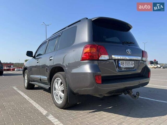 Серый Тойота Ленд Крузер, объемом двигателя 4.5 л и пробегом 230 тыс. км за 38899 $, фото 16 на Automoto.ua