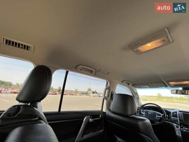 Серый Тойота Ленд Крузер, объемом двигателя 4.5 л и пробегом 230 тыс. км за 38899 $, фото 53 на Automoto.ua