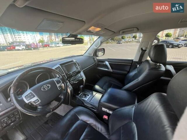 Серый Тойота Ленд Крузер, объемом двигателя 4.5 л и пробегом 230 тыс. км за 38899 $, фото 25 на Automoto.ua