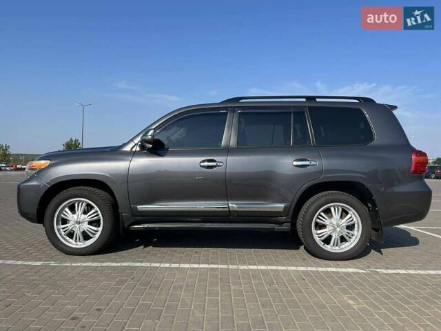 Серый Тойота Ленд Крузер, объемом двигателя 4.5 л и пробегом 230 тыс. км за 38899 $, фото 14 на Automoto.ua