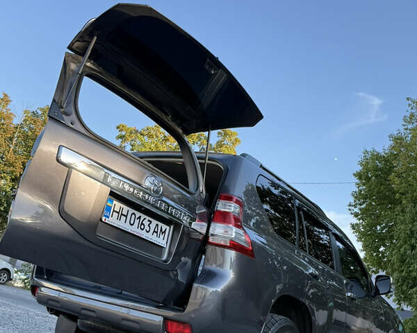 Сірий Тойота Ленд Крузер, об'ємом двигуна 3 л та пробігом 185 тис. км за 32500 $, фото 31 на Automoto.ua