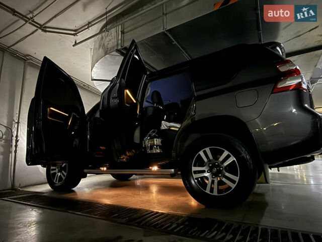 Сірий Тойота Ленд Крузер, об'ємом двигуна 3 л та пробігом 185 тис. км за 32500 $, фото 45 на Automoto.ua