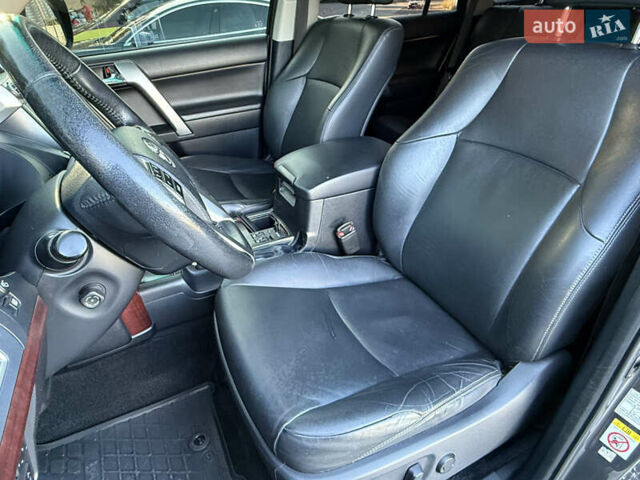 Сірий Тойота Ленд Крузер, об'ємом двигуна 3 л та пробігом 185 тис. км за 32500 $, фото 26 на Automoto.ua