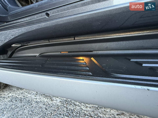 Сірий Тойота Ленд Крузер, об'ємом двигуна 3 л та пробігом 185 тис. км за 32500 $, фото 25 на Automoto.ua