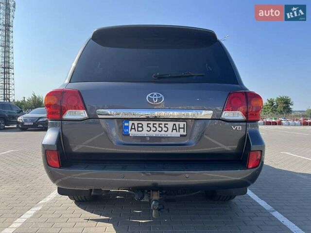 Серый Тойота Ленд Крузер, объемом двигателя 4.5 л и пробегом 230 тыс. км за 38899 $, фото 18 на Automoto.ua