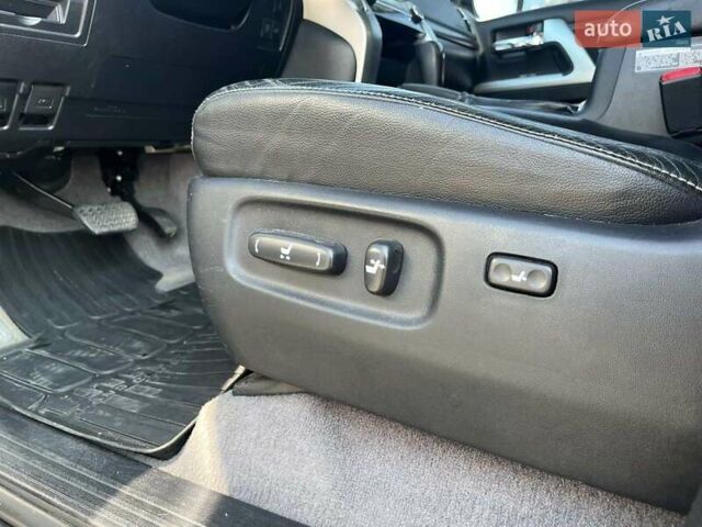 Серый Тойота Ленд Крузер, объемом двигателя 4.5 л и пробегом 230 тыс. км за 38899 $, фото 32 на Automoto.ua