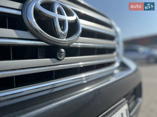 Серый Тойота Ленд Крузер, объемом двигателя 4.5 л и пробегом 230 тыс. км за 38899 $, фото 6 на Automoto.ua