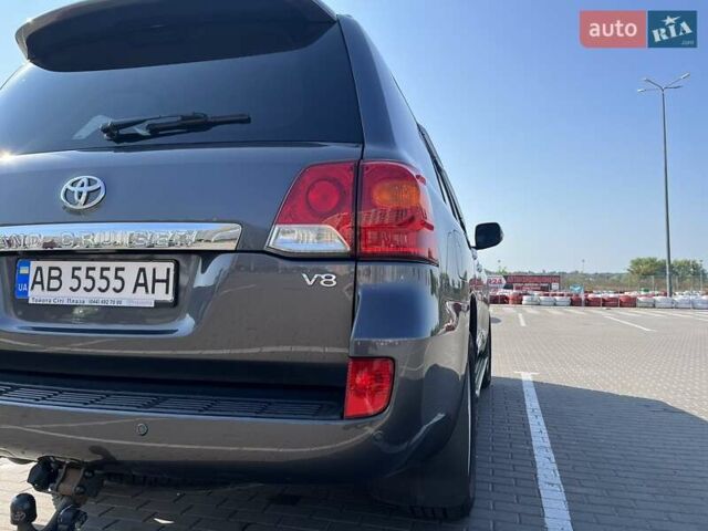 Серый Тойота Ленд Крузер, объемом двигателя 4.5 л и пробегом 230 тыс. км за 38899 $, фото 20 на Automoto.ua